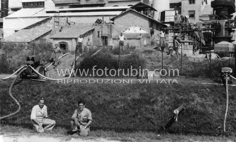 RIFORNIMENTO IDRICO PONTELAGOSCURO 1949
FOTO STORICHE VIGILI DEL FUOCO