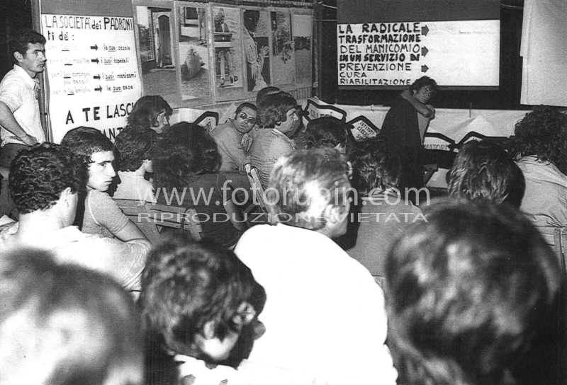 CONVEGNO COL PROFESSOR ANTONIO SLAVICH SULLA PSICHIATRIA NEL 1972
FOTO STORICHE OSPEDALE PSICHIATRICO MANICOMIO FERRARA