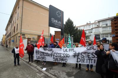 PROTESTA DIPENDENTI OSPEDALE PRIVATO SALUS FERRARA